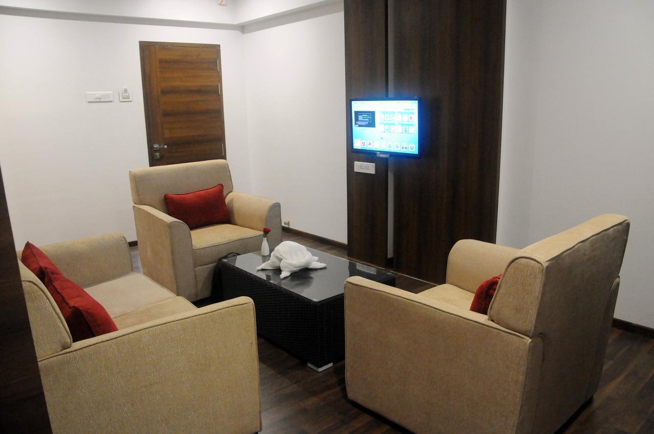 Hotel 3 Leaves Kolhapur Ngoại thất bức ảnh