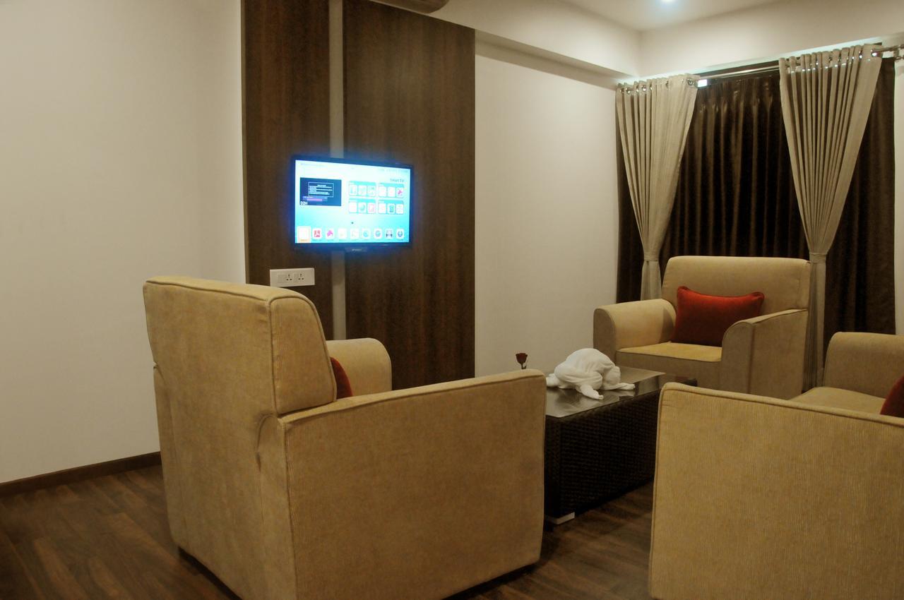 Hotel 3 Leaves Kolhapur Ngoại thất bức ảnh
