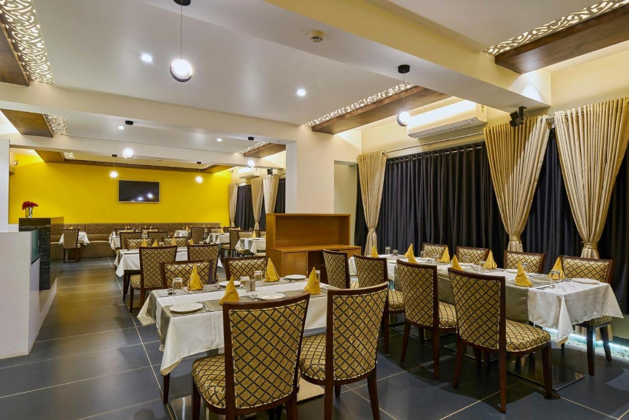 Hotel 3 Leaves Kolhapur Ngoại thất bức ảnh