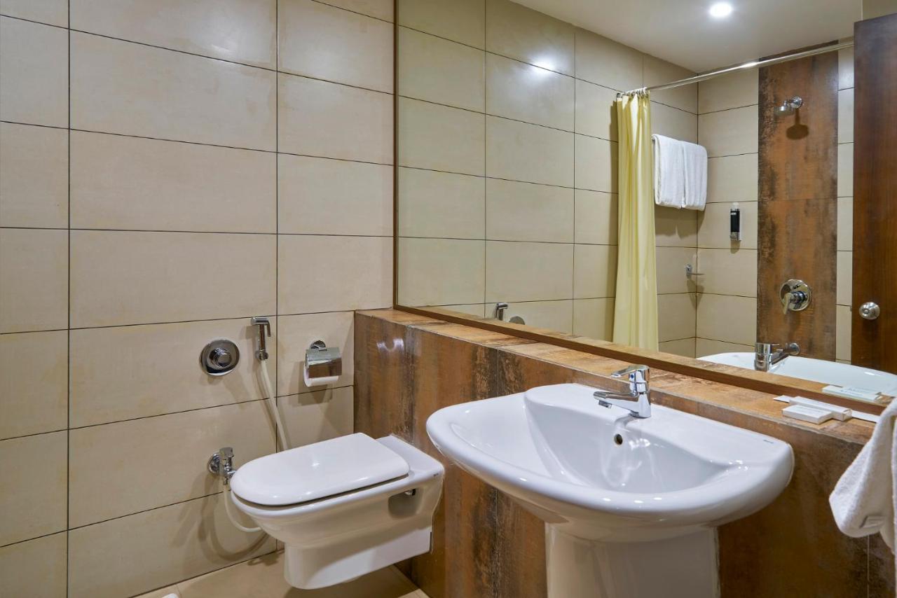 Hotel 3 Leaves Kolhapur Ngoại thất bức ảnh