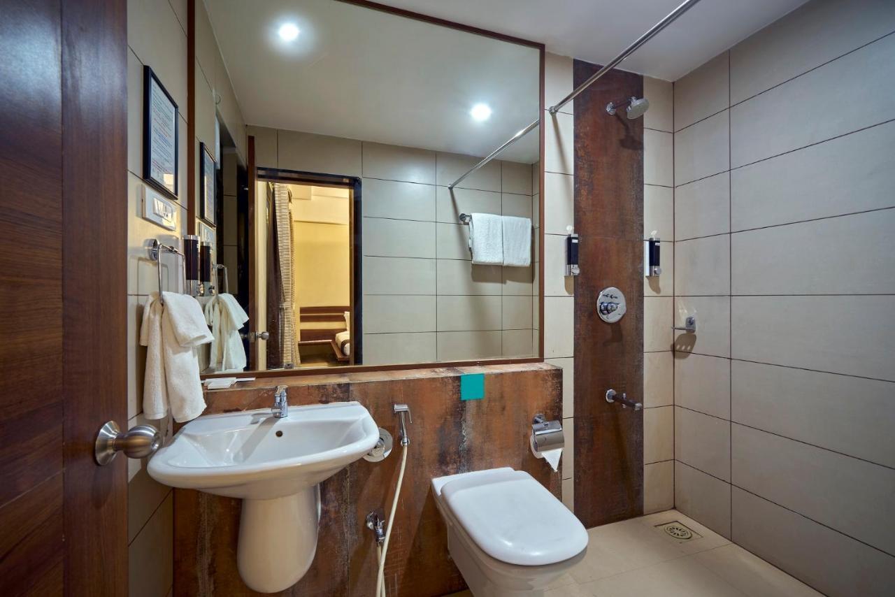 Hotel 3 Leaves Kolhapur Ngoại thất bức ảnh