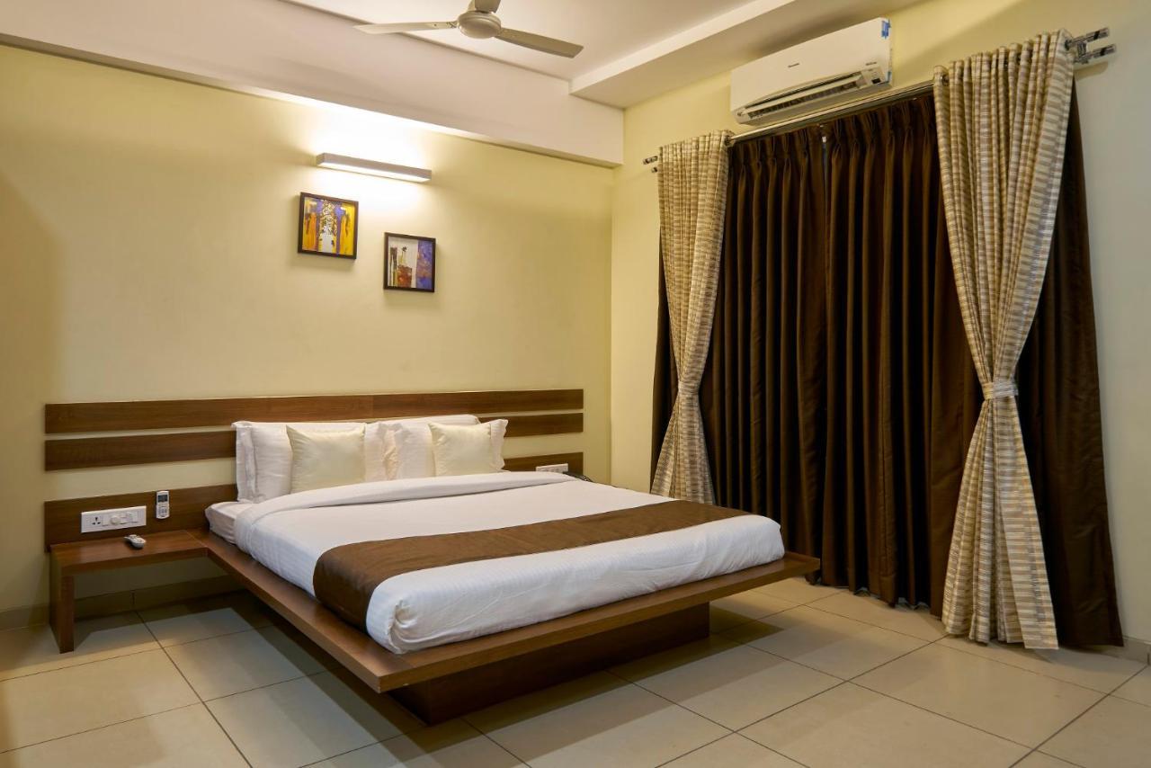 Hotel 3 Leaves Kolhapur Ngoại thất bức ảnh